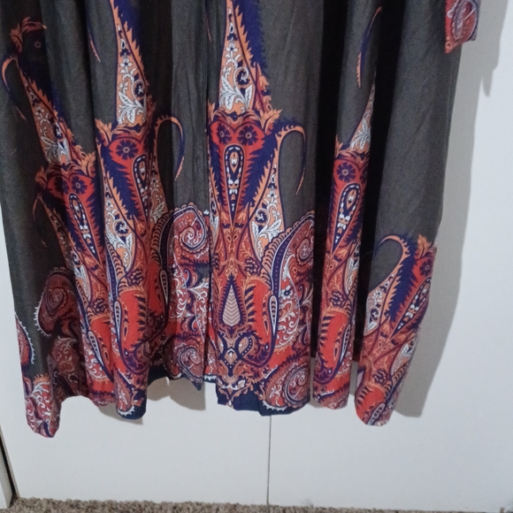 Reborn Black and Red Paisley Maxi Dress - Picture 2 of 3